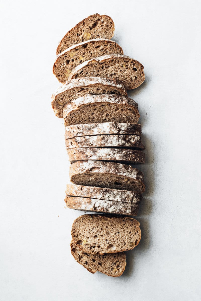 geschnittenes Brot, Brot als Kohlenhydratquelle